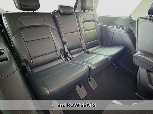 Used 2025 Lincoln Navigator Reserve AWD/4WD image 12