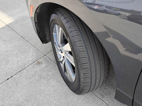 Used 2023 Chevrolet Equinox LT FWD image 25