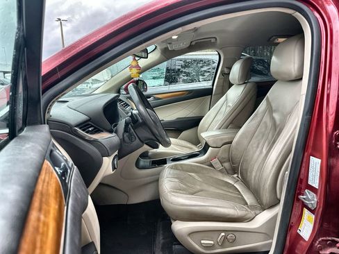 Used 2018 Lincoln MKC Select w/ Select Plus Package image 2