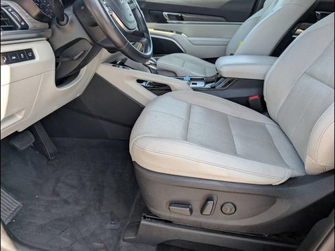Used 2022 Kia Telluride EX w/ EX Premium Package AWD/4WD image 9