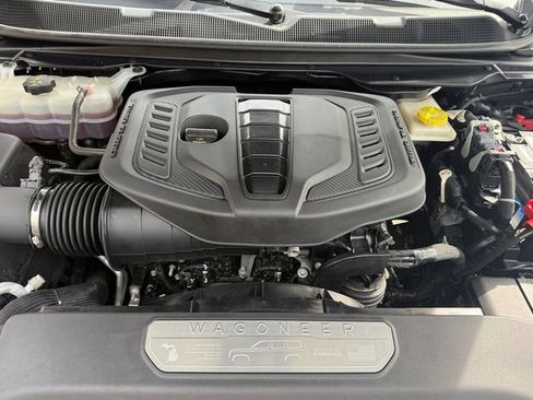 Used 2023 Jeep Wagoneer Series II image 9