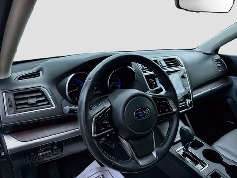 Used 2019 Subaru Outback 3.6R Limited w/ Popular Package #2 AWD/4WD image 9