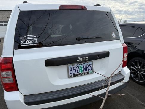 Used 2016 Jeep Patriot Sport image 5