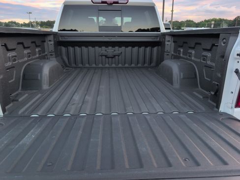 Used 2025 Chevrolet Silverado 1500 High Country AWD/4WD image 15