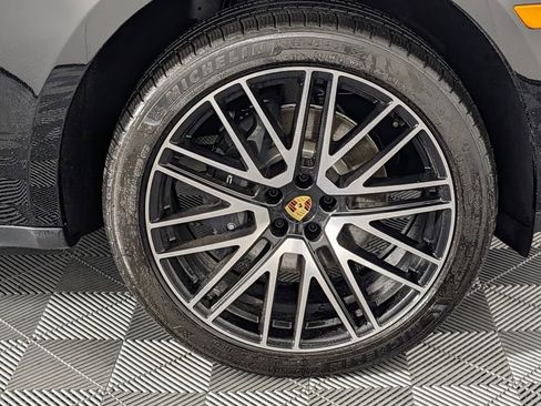 New 2026 Porsche Macan image 14
