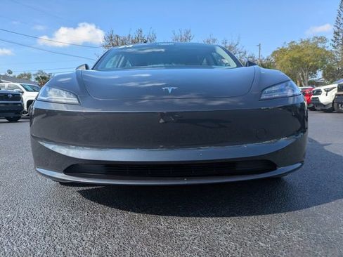 Used 2024 Tesla Model 3 Standard Range image 9