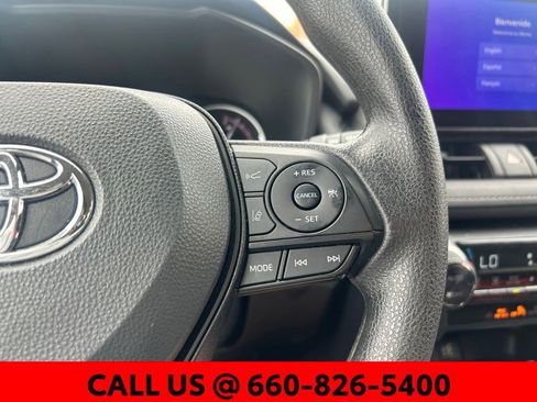 Used 2025 Toyota RAV4 XLE AWD/4WD image 14