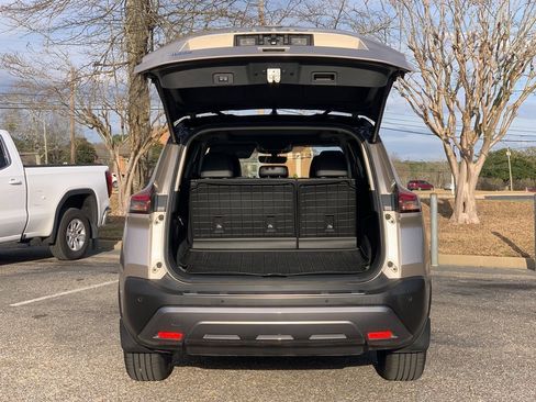 Used 2022 Nissan Rogue SL w/ SL Premium Package image 7