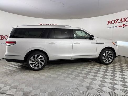 Certified 2023 Lincoln Navigator L Reserve AWD/4WD image 9