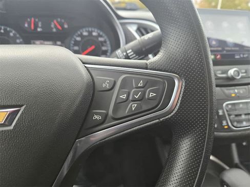 Used 2024 Chevrolet Malibu LT image 11