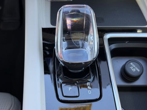 New 2026 Volvo XC60 T8 Ultra w/ Climate Package image 28