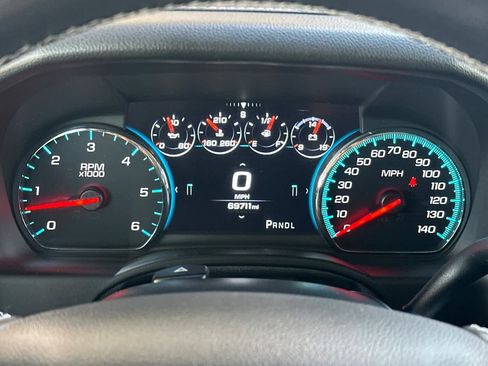 Used 2019 Chevrolet Suburban Premier AWD/4WD image 29