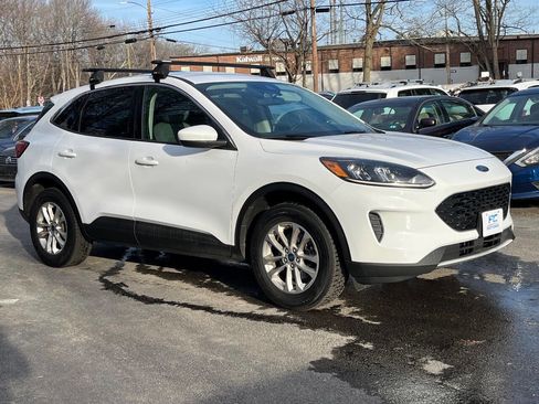 Used 2020 Ford Escape SE image 4