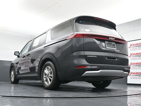 Used 2024 Kia Carnival LX FWD image 35