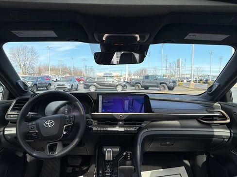 Certified 2025 Toyota Crown Nightshade image 14