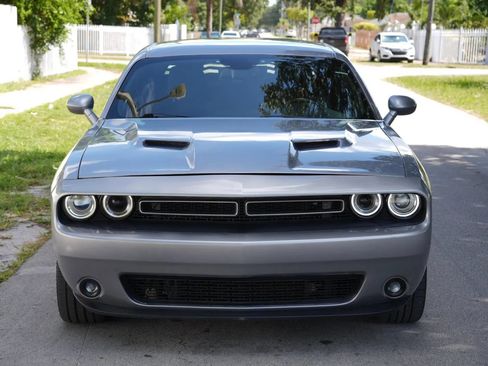 Used 2015 Dodge Challenger SXT RWD image 5