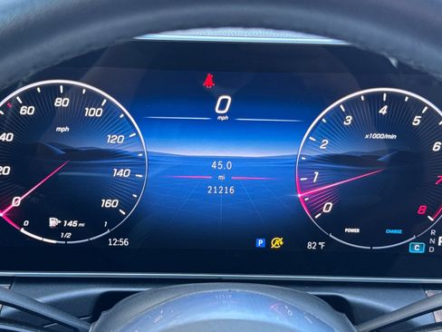 Used 2025 Mercedes-Benz C 300 Sedan image 31