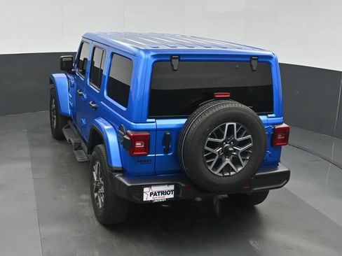 Used 2024 Jeep Wrangler Unlimited Sahara w/ Technology Group AWD/4WD image 36