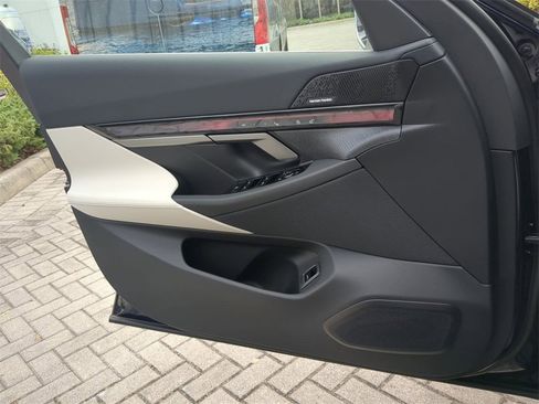 New 2026 BMW i5 eDrive40 w/ Premium Package image 31