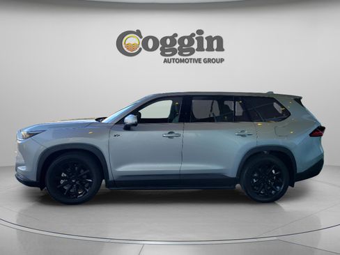 Certified 2025 Toyota Grand Highlander FWD image 2