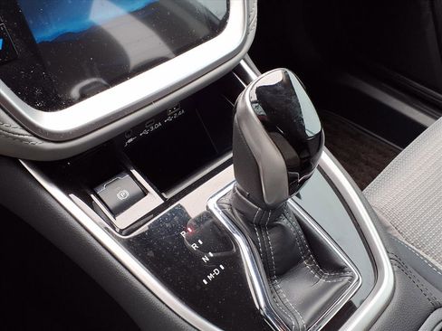 Used 2025 Subaru Outback Premium image 5