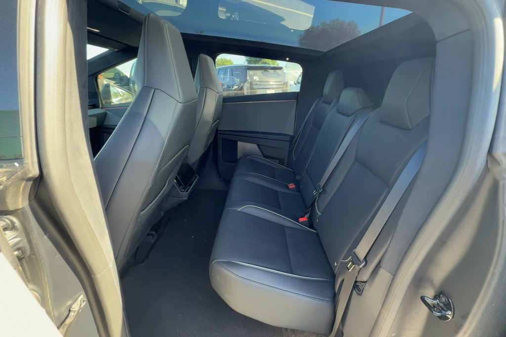 Used 2024 Tesla Cybertruck AWD Crew Cab image 12