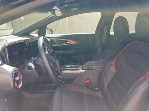 Used 2024 Chevrolet Equinox EV RS image 10