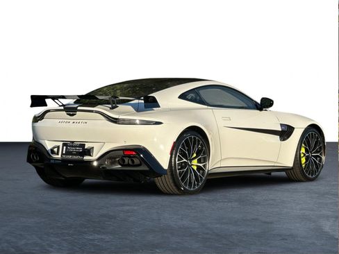 Used 2022 Aston Martin V8 Vantage Coupe image 29