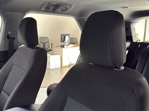 Used 2023 Ford Explorer XLT image 13