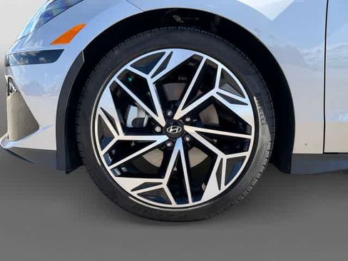 Certified 2025 Hyundai Ioniq 6 SEL image 15