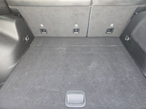 Used 2023 Jeep Cherokee Altitude Lux w/ Lux Elite Package image 35