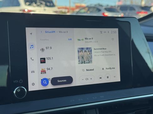 Used 2023 Toyota Prius LE image 4