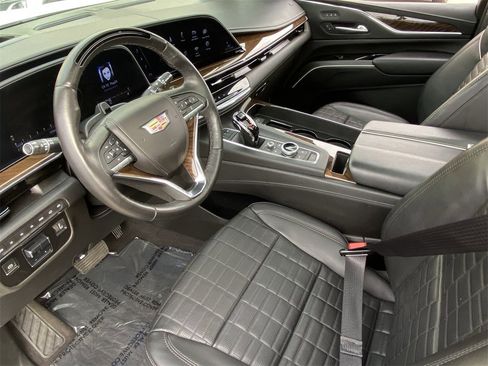 Certified 2023 Cadillac Escalade Sport Platinum w/ LPO, ONYX Package image 17