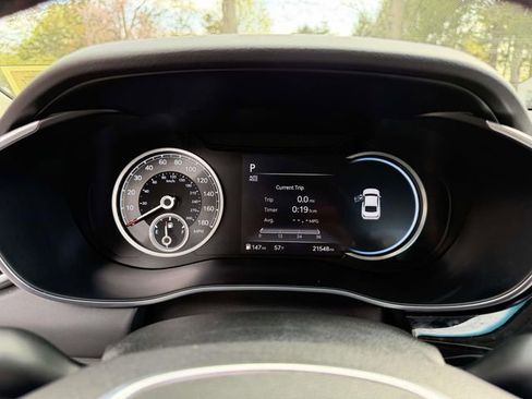 Used 2025 Genesis G70 2.5T RWD image 20