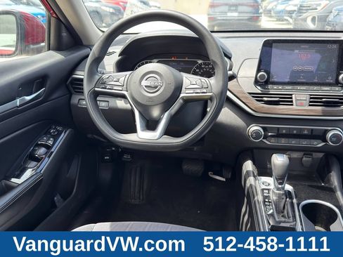 Used 2023 Nissan Altima 2.5 SV FWD image 23