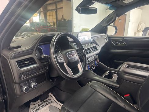 Used 2021 GMC Yukon XL SLT AWD/4WD image 8