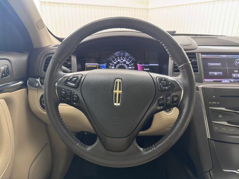 Used 2013 Lincoln MKS FWD image 19