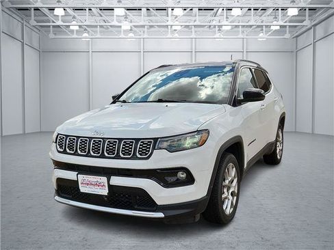 Used 2025 Jeep Compass Limited AWD/4WD image 1