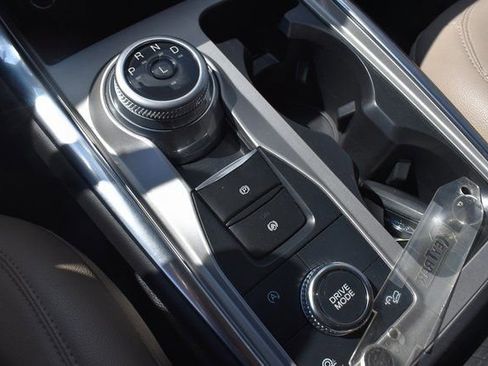 Used 2023 Ford Explorer Limited image 27