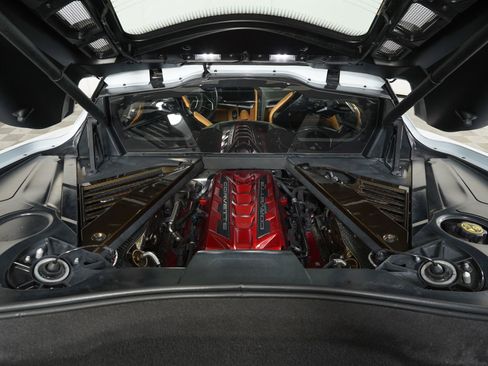Used 2021 Chevrolet Corvette Stingray Premium Cpe w/ Z51 Performance Package RWD image 9