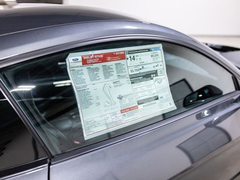 Used 2022 Ford Mustang Shelby GT500 w/ Carbon Fiber Track Pack image 28