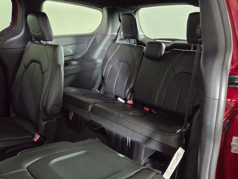 New 2026 Chrysler Pacifica Select image 29