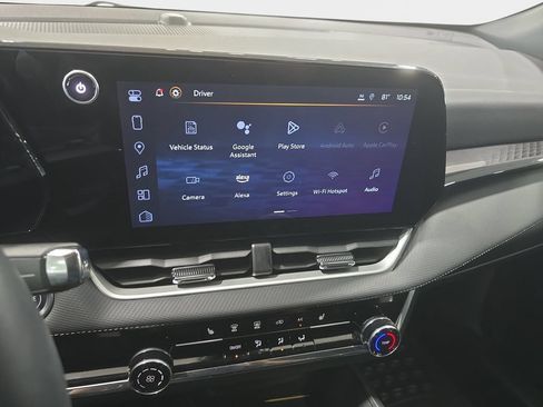Used 2025 Chevrolet Equinox LT w/ Safety and Technology Package FWD image 16