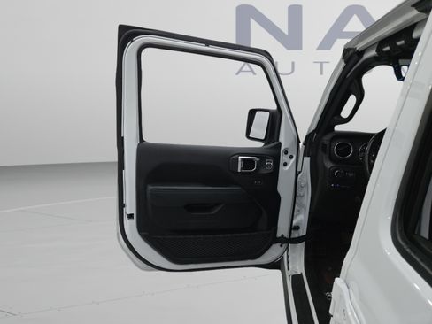 Used 2022 Jeep Wrangler Unlimited Rubicon 4xe w/ Steel Bumper Group AWD/4WD image 10