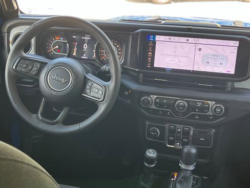 Used 2024 Jeep Wrangler Unlimited Sport AWD/4WD image 19