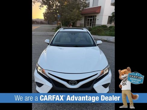 Used 2018 Toyota Camry SE w/ Moonroof Package FWD image 11