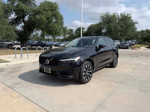 Certified 2025 Volvo XC60 B5 Plus AWD/4WD image 2