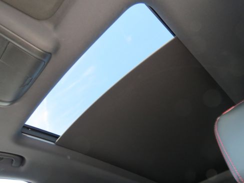 Used 2024 Chevrolet Equinox RS FWD image 26
