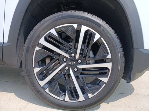 Certified 2026 Chevrolet Equinox RS w/ Convenience Package III AWD/4WD image 29