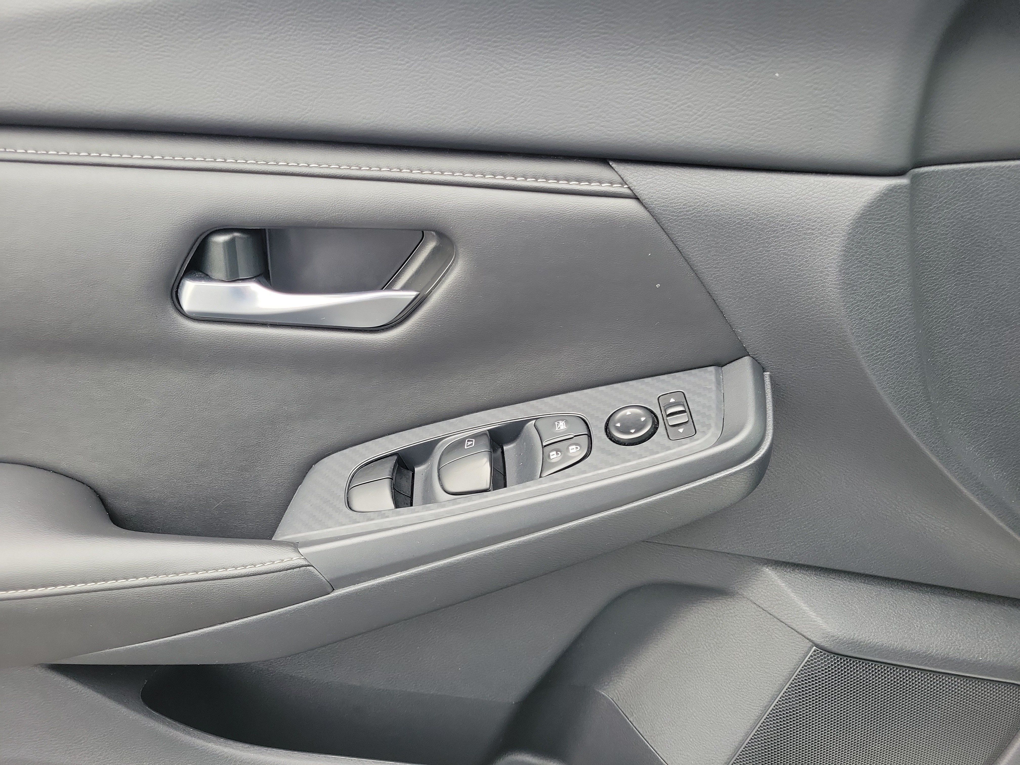 Certified 2025 Nissan Sentra SV FWD image 17